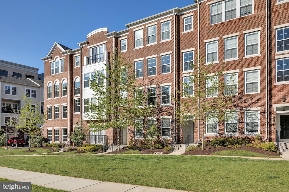 2988 Rittenhouse Cir unit 19, Fairfax, VA 22031 - photo 1