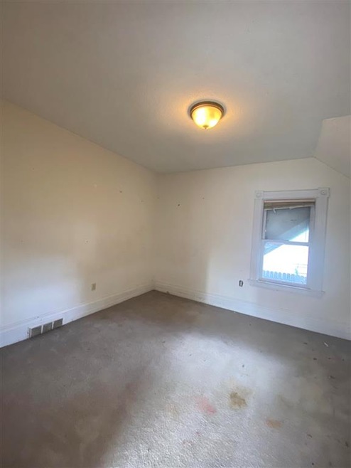 1515 14th Ave, Menominee, MI 49858 - photo 1