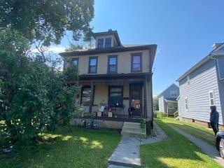 423 e 17th