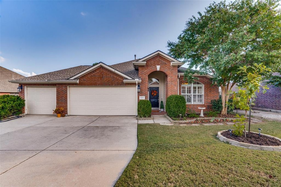 1212 Chestnut Hill Dr, Wylie, TX 75098 - photo 1
