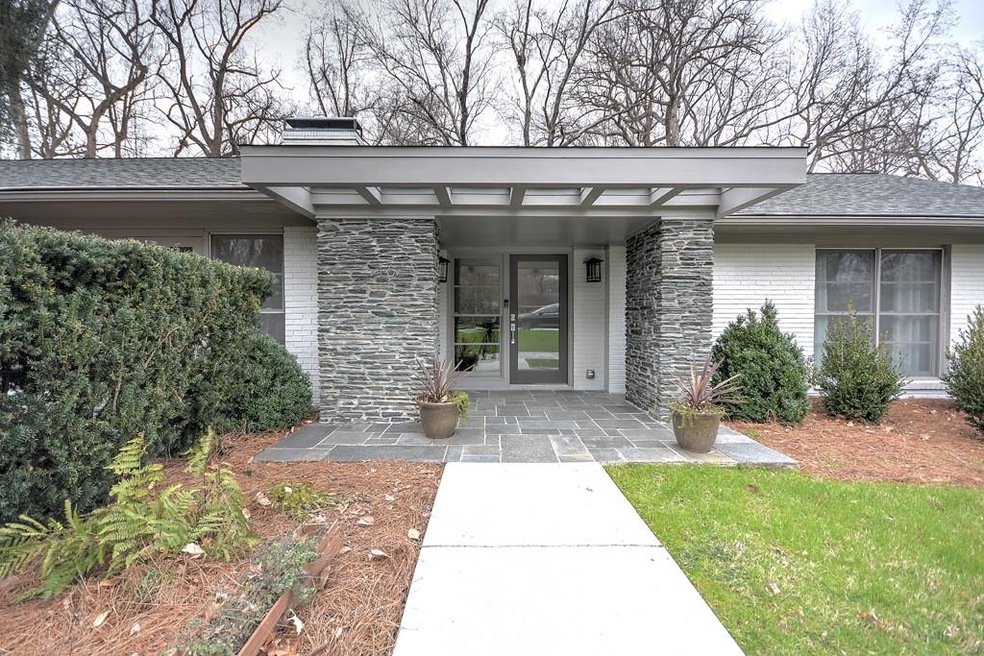 Beautifully renovated soft contemporary in Sherwoo