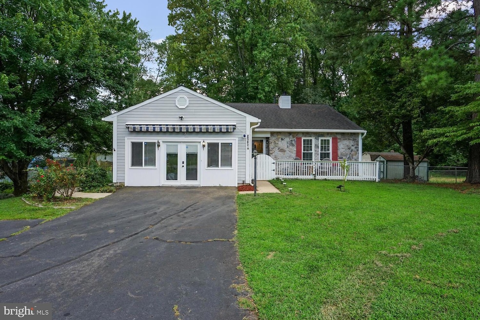 3943 Orange St, Triangle, VA 22172 - photo 1