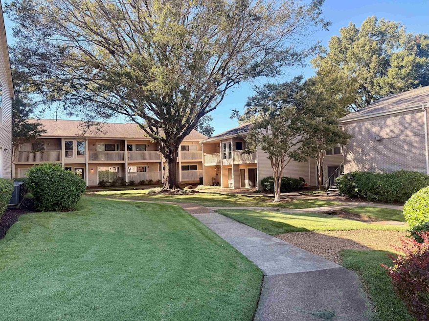 6747 Quail Hollow Ct unit 2, Memphis, TN 38120 - photo 1