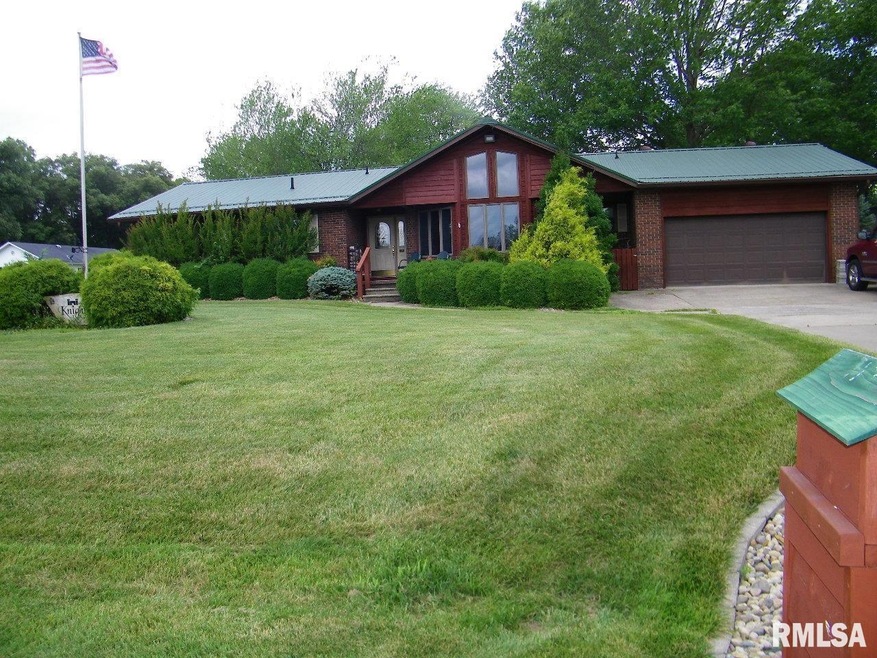 103 Williams Dr, Harrisburg, IL 62946 - photo 1