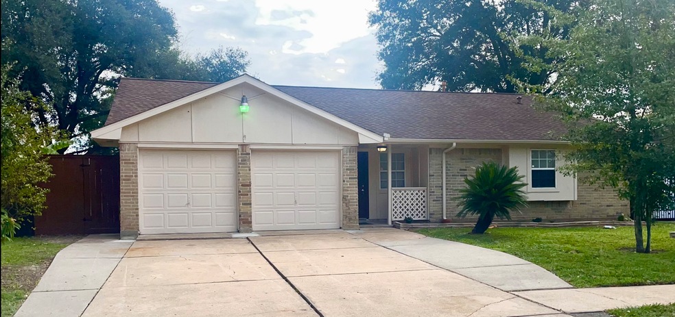 10330 Mountain Park Dr, Houston, TX 77086 - photo 1