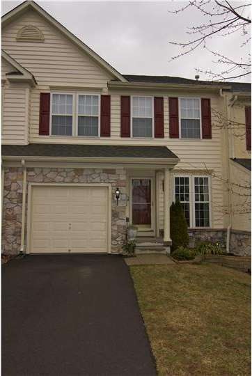 91 N Savanna Dr, Pottstown, PA 19465 - photo 1