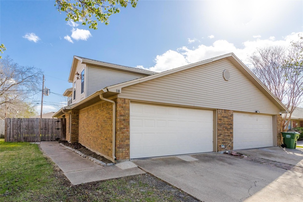 118 Myers Dr, White Settlement, TX 76108 - photo 1