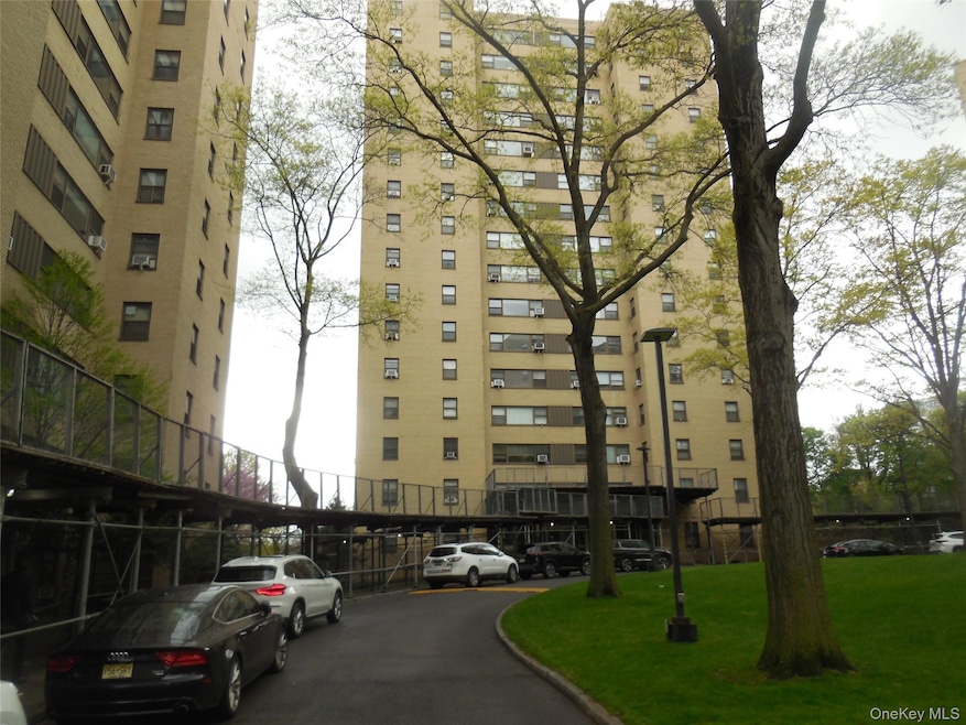 Fordham Hill Oval unit 5E, Bronx, NY 10468 - photo 1