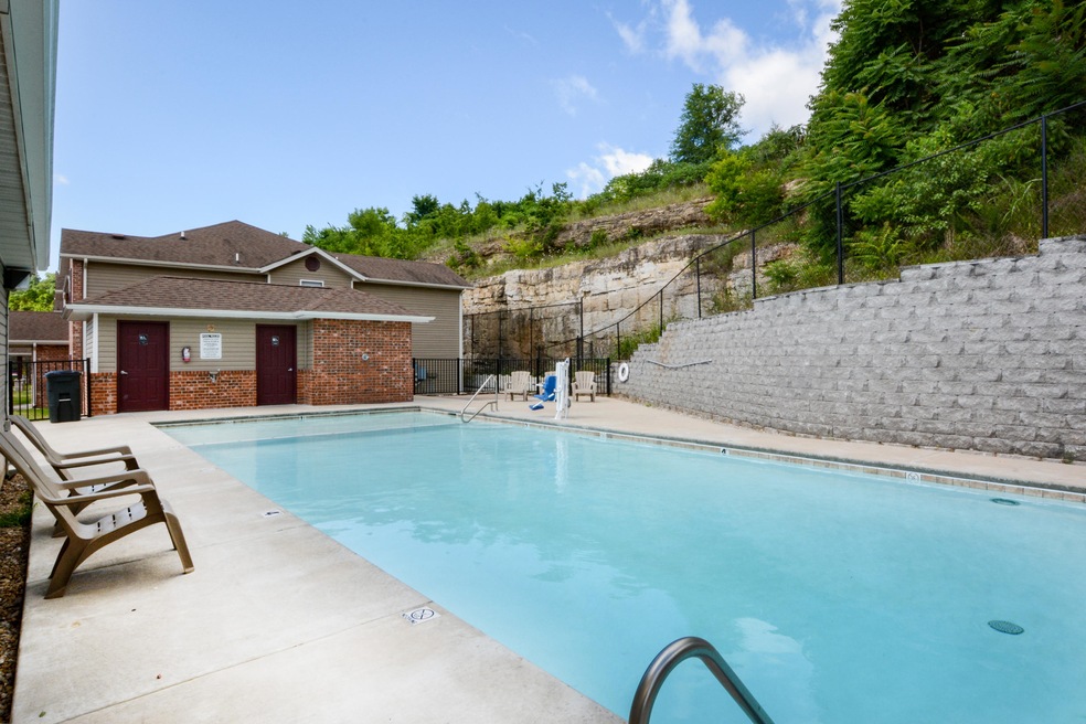 Vinyards Pool