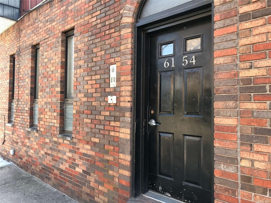 6154 Fresh Meadow Ln unit 2R, Fresh Meadows, NY 11365 - photo 1