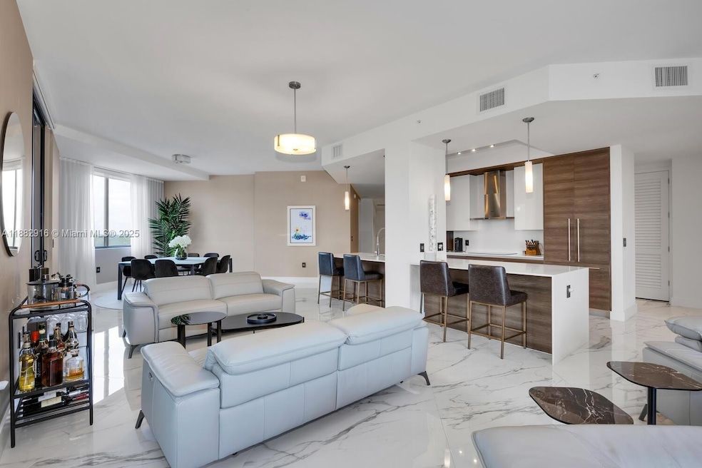 Merrick Manor unit 914, Coral Gables, FL 33146 - photo 1