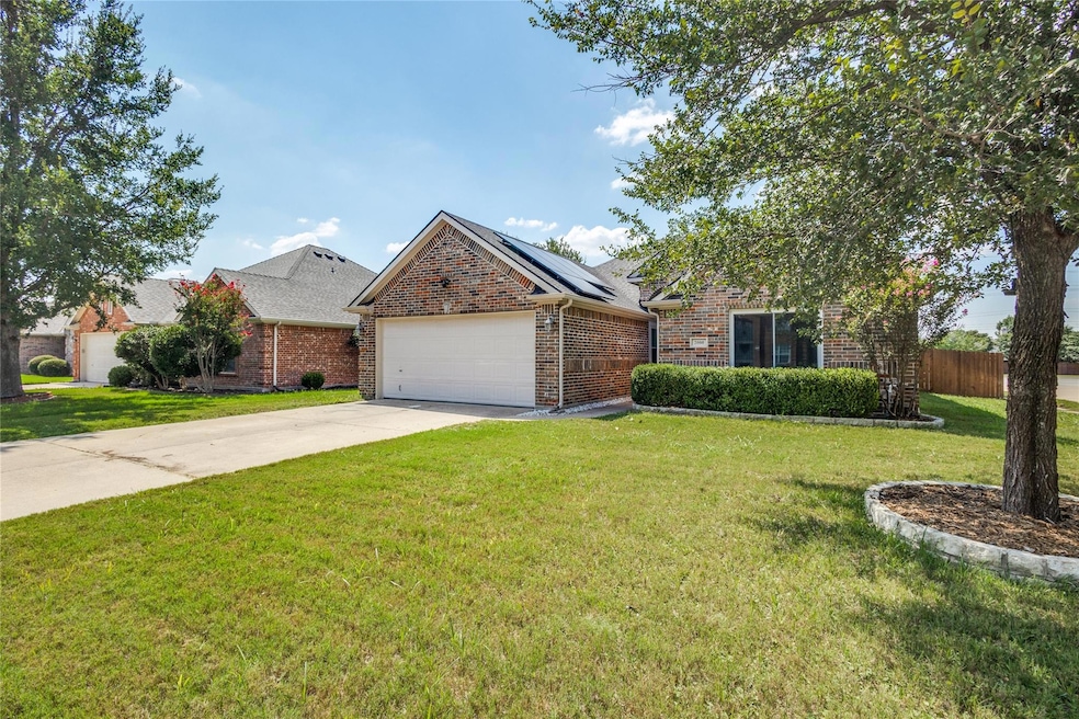 2000 Mark Twain Ln, Denton, TX 76210 - photo 1