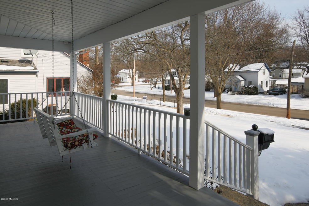 415 N Madison St, Marshall, MI 49068 - photo 1