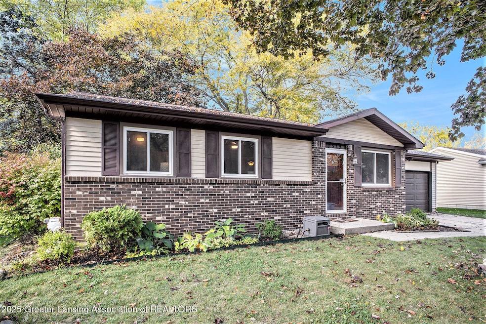 2519 Byrnes Rd, Lansing, MI 48906 - photo 1