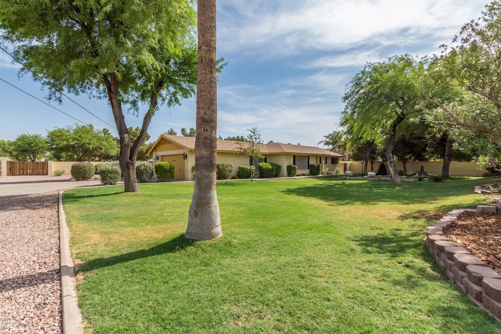 870 E Willis Rd, Chandler, AZ 85286 - photo 1