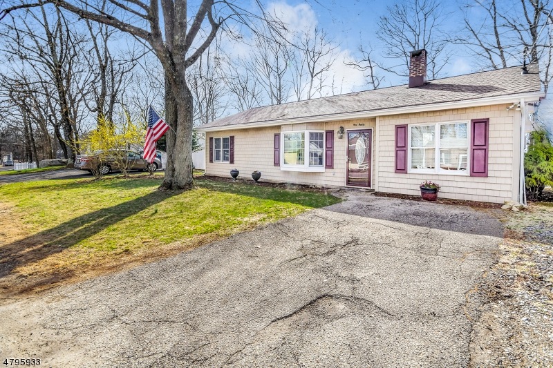 640 Brooklyn Mountain Rd, Hopatcong, NJ 07843 - photo 1