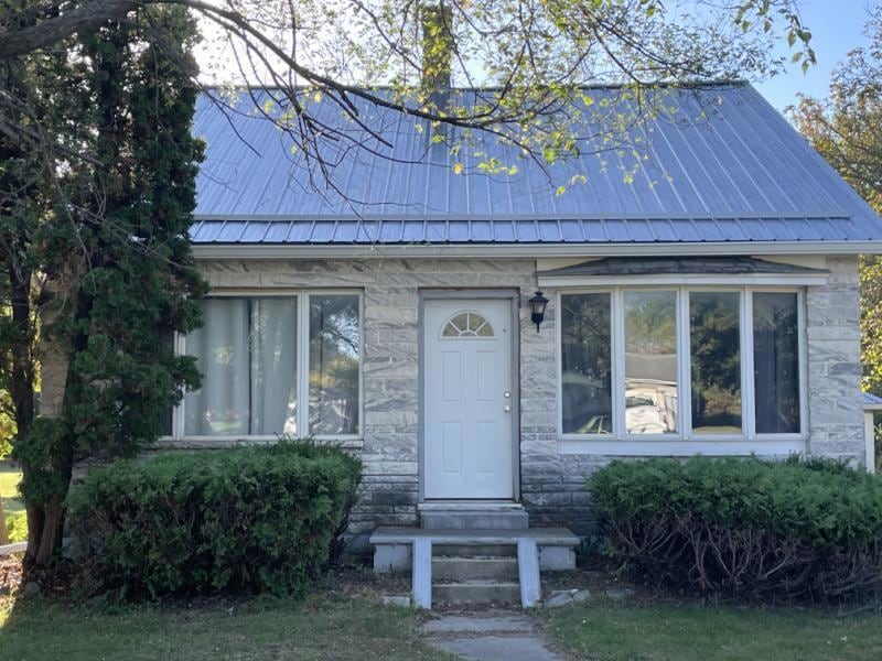 1346 E Caro Rd, Caro, MI 48723 - photo 1