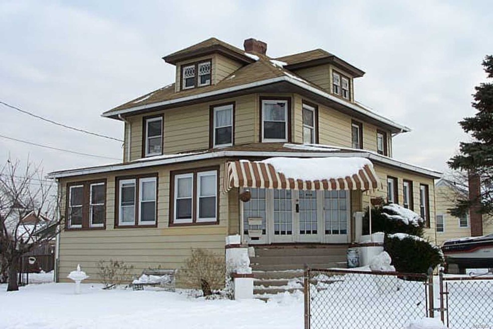 305 Roosevelt Ave, Freeport, NY 11520 - photo 1