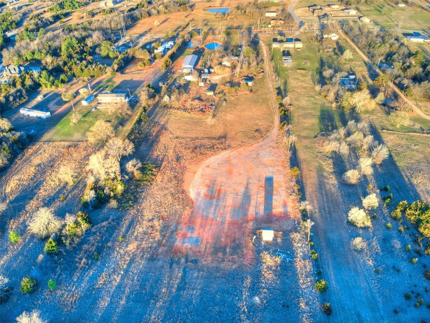 Welcome to 2424 S Dobbs Rd, Harrah, Oklahoma, 7304