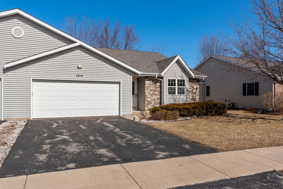 1614 Goldenrod Cir-1
