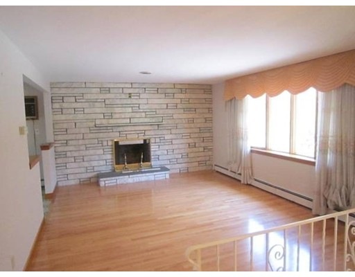 338 Beaver St unit 1, Waltham, MA 02452 - photo 1