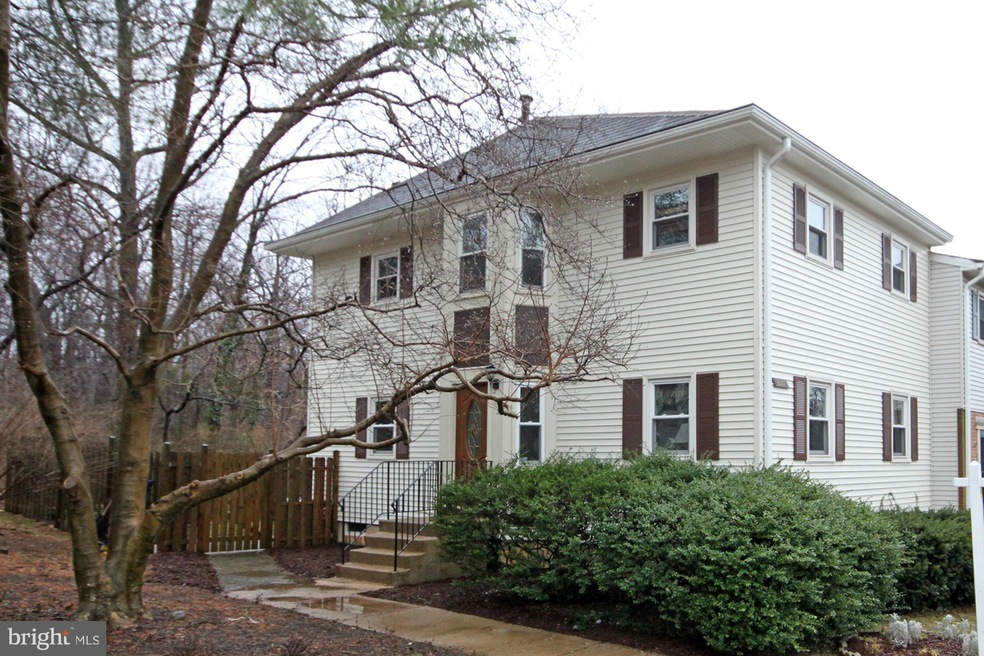 3071 White Birch Ct, Fairfax, VA 22031 - photo 1