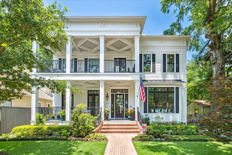 2019 Columbia St, Houston, TX 77008 - photo 1