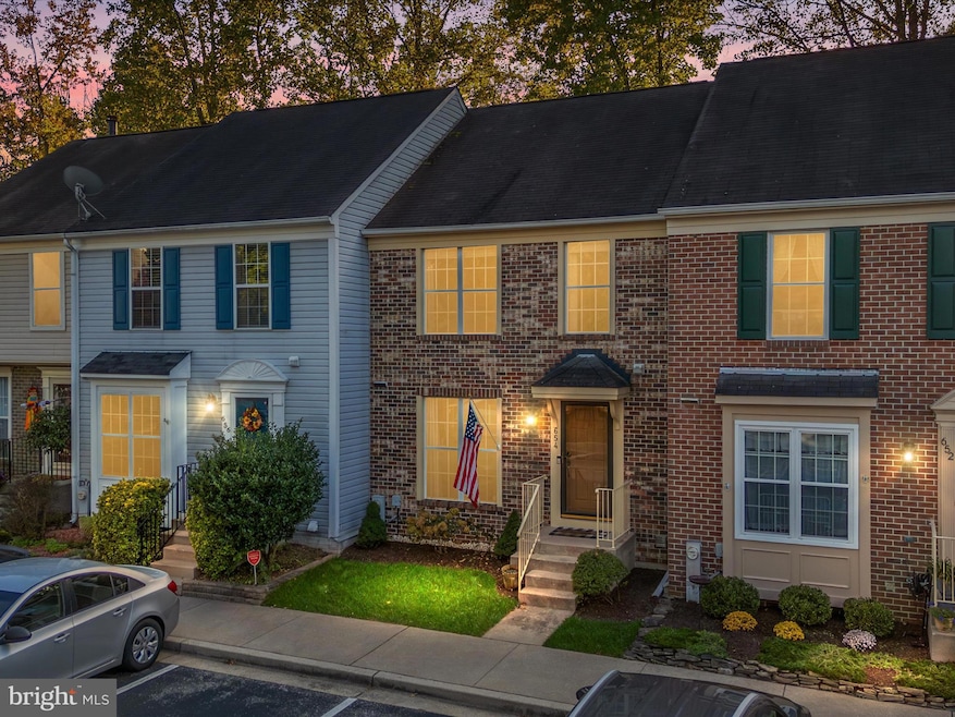 654 Lions Gate Ln, Odenton, MD 21113 - photo 1