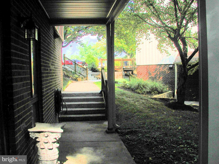 2139 Old Landing Way unit 14, Woodbridge, VA 22191 - photo 1