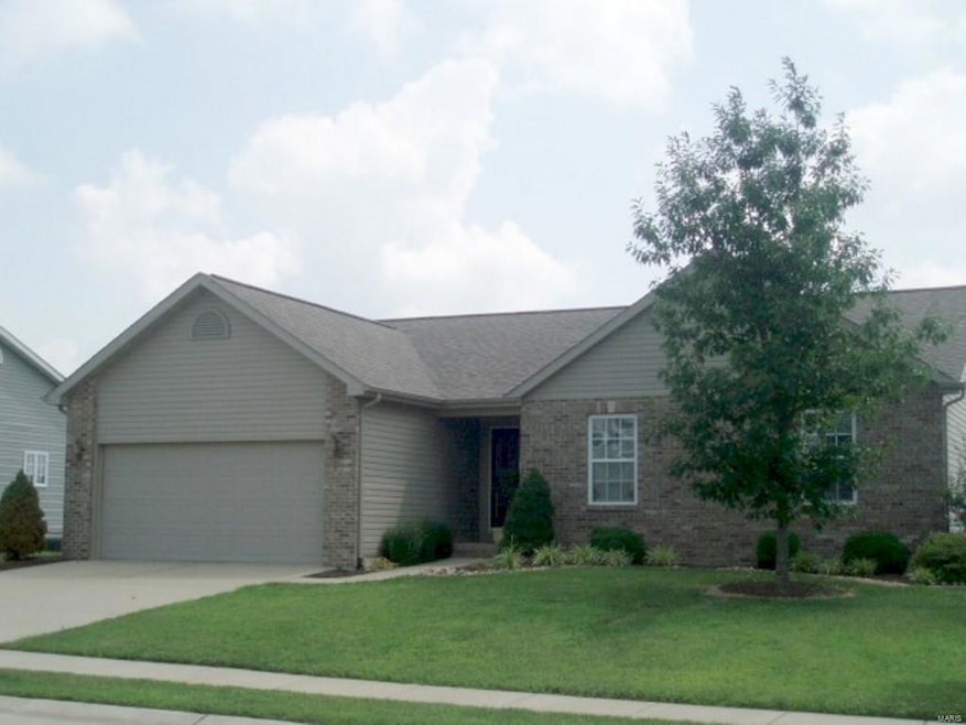 1916 Arlington Ct, Maryville, IL 62062 - photo 1