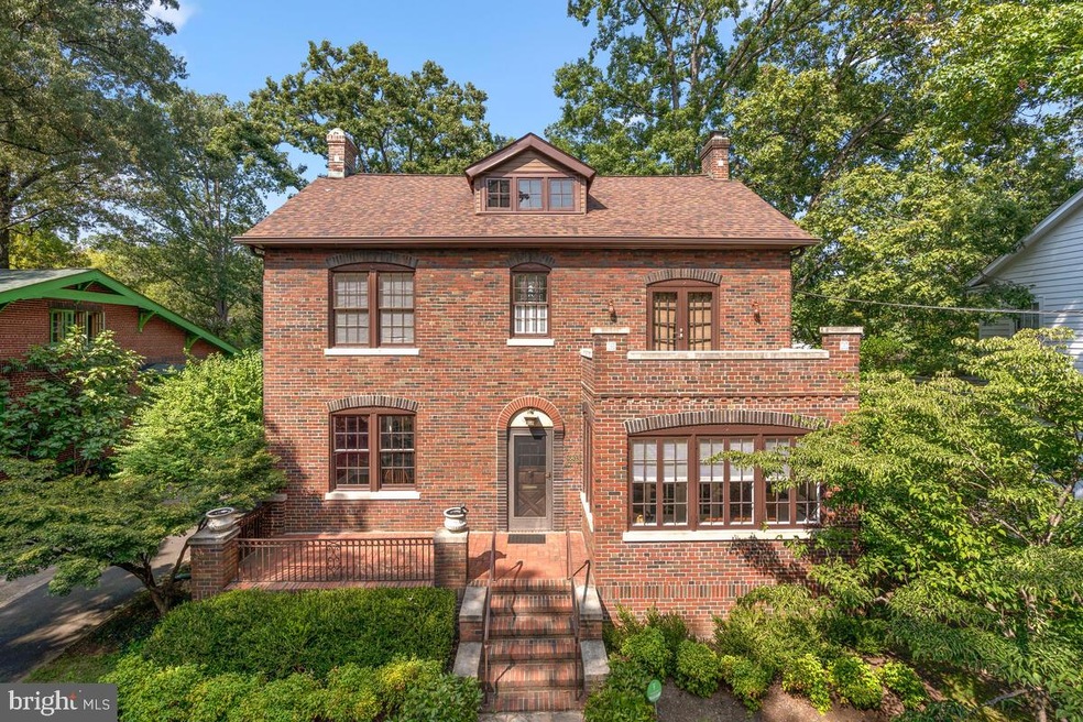 6803 Pineway, University Park, MD 20782 - photo 1