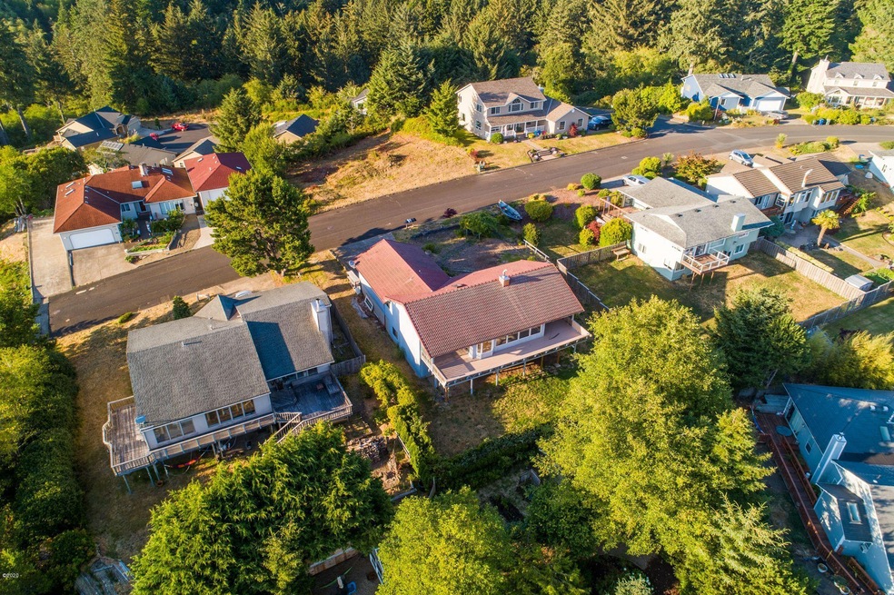 1125 NE 7th Dr, Newport