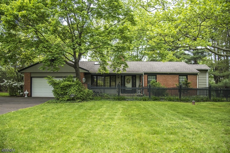 Sold $400,000 • Co-Listing Agent