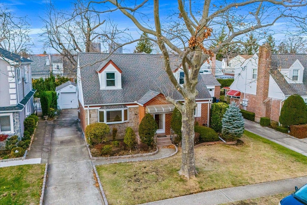 Sold $965,000 • Co-Listing Agent