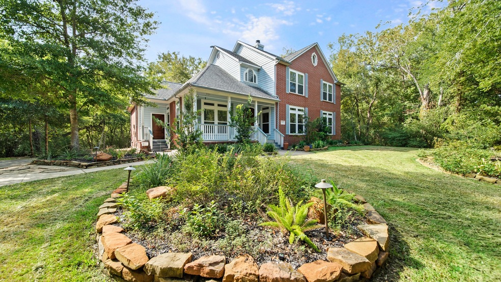 2003 Pine Dr, Friendswood, TX 77546 - photo 1