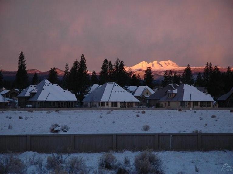 19494 Spencers Crossing Ln, Bend, OR 97702 - photo 1