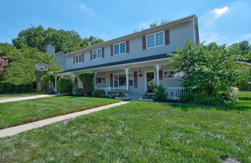 32 Patton Ct, Rochelle Park, NJ 07662 - photo 1