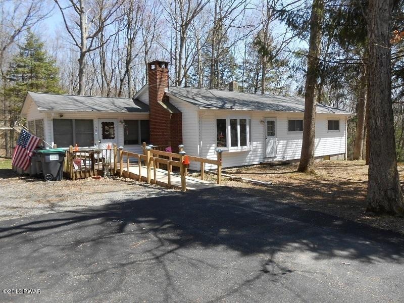 524 Rowland Rd, Greeley, PA 18425 - photo 1