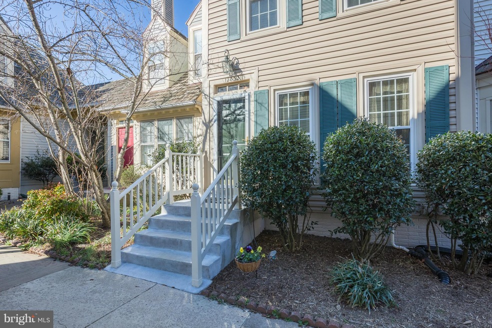 12832 Mill Brook Ct, Woodbridge, VA 22192 - photo 1