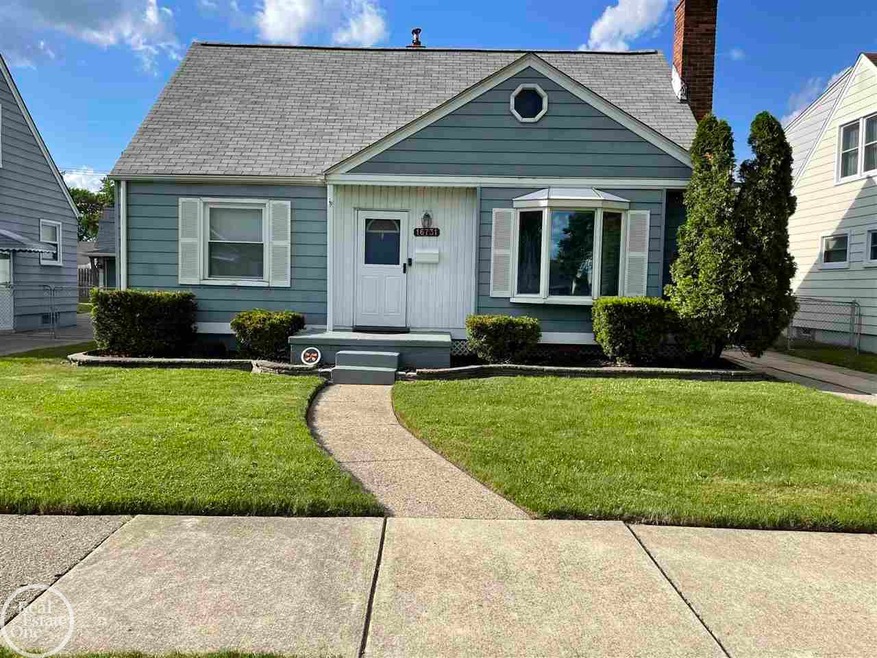 16731 Mayfield St, Roseville, MI 48066 - photo 1