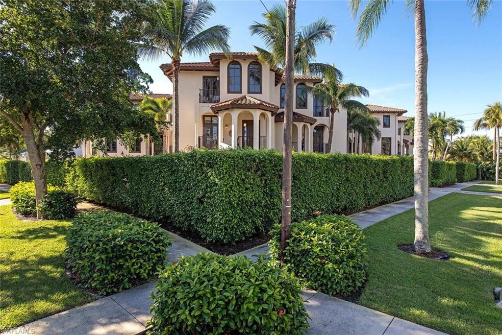 1012 7th St S unit B-2, Naples, FL 34102 - photo 1