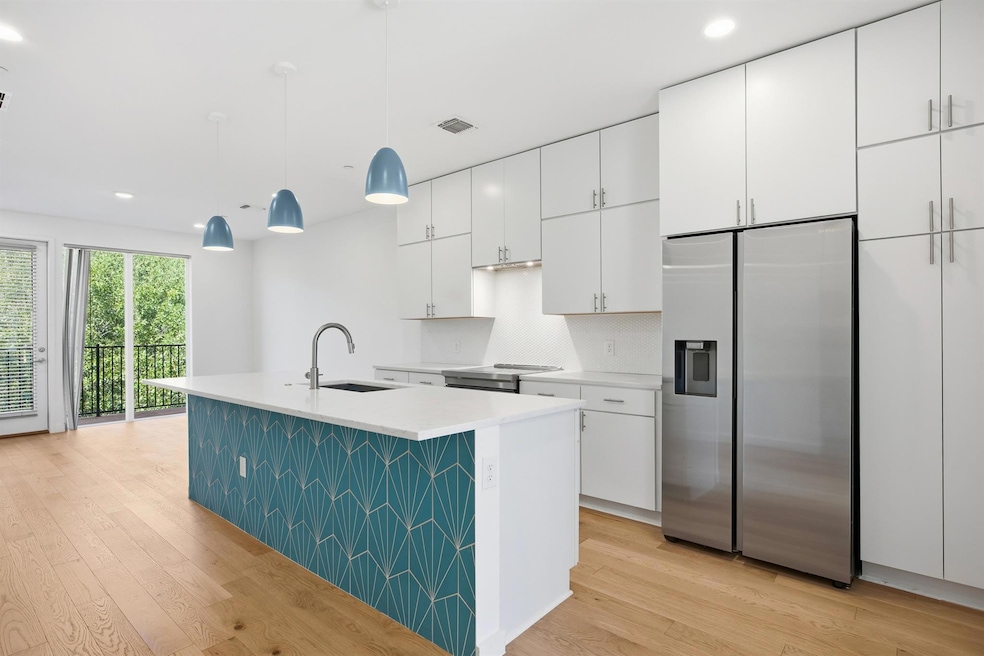 6020 Springdale Rd unit 12, Austin, TX 78723 - photo 1