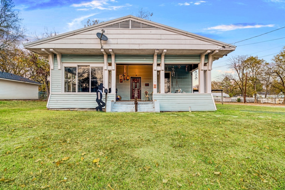 1347 E Houston St, Paris, TX 75460 - photo 1