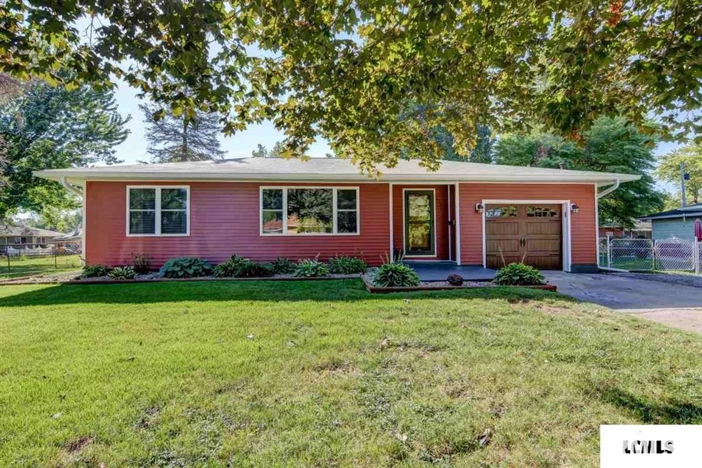 175 Regent St, Lincoln, IL 62656 - photo 1