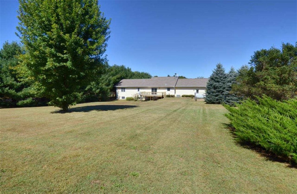 N9475 Hughes Rd, Belleville, WI 53508 - photo 1