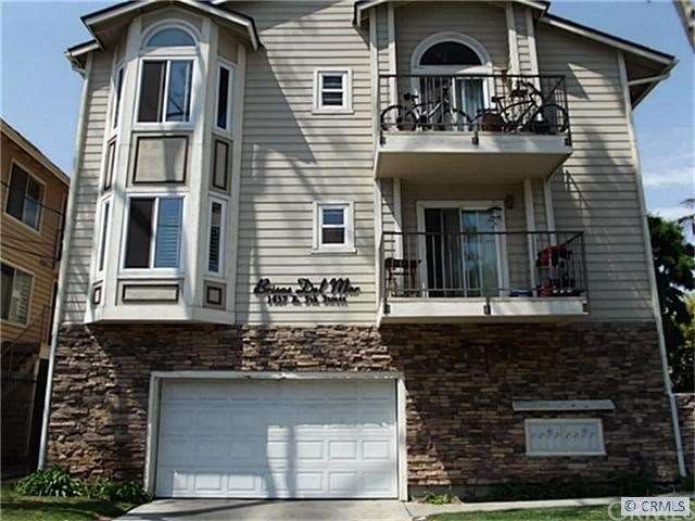 Front entry. Garage access to underground parking.