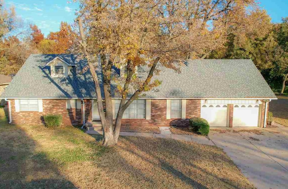 2217 El Camino St, Ponca City, OK 74604 - photo 1