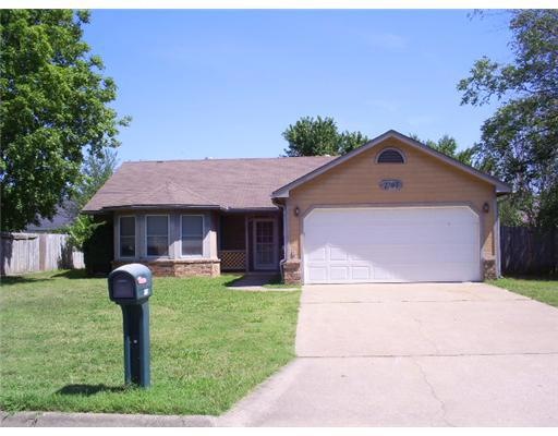 2705 W Beech St, Rogers, AR 72756 - photo 1