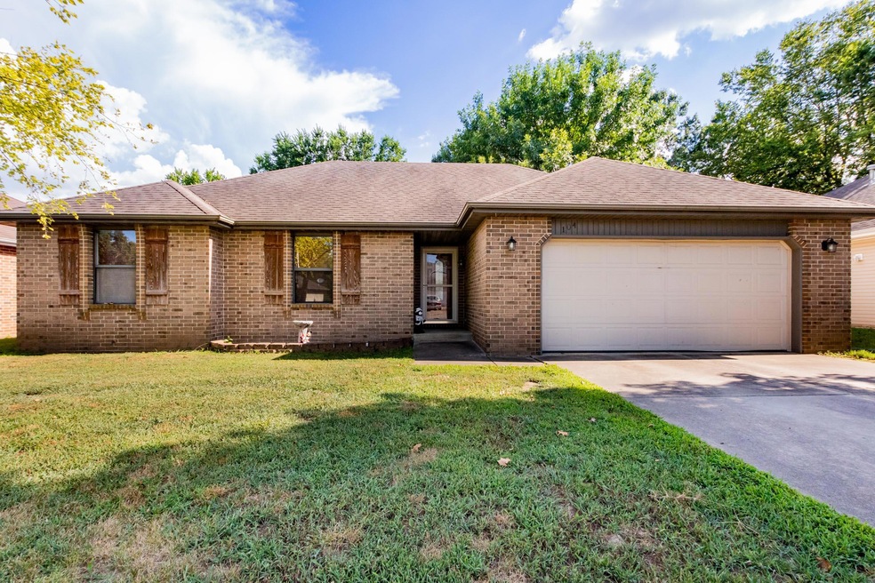 104 Pinehill Ct, Nixa, MO 65714 - photo 1