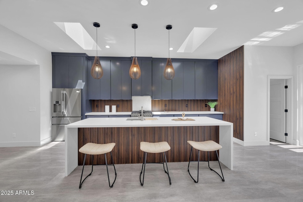 6827 N 14th Place, Phoenix, AZ 85014 - photo 1